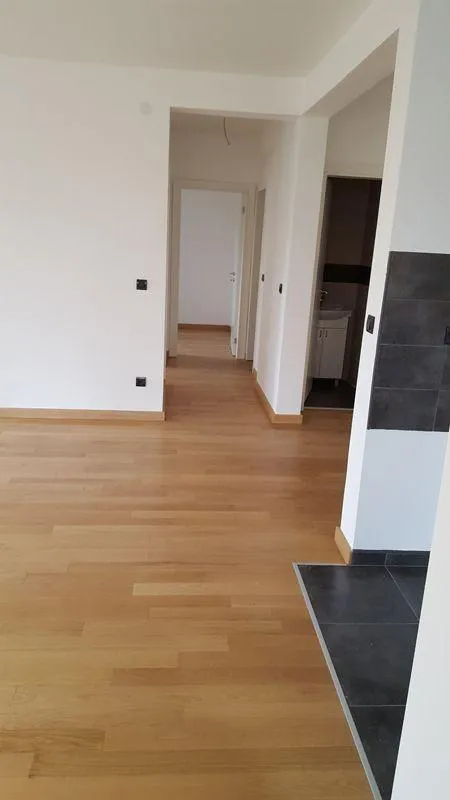 Nekretnina Voždovačka crkva (Voždovac)