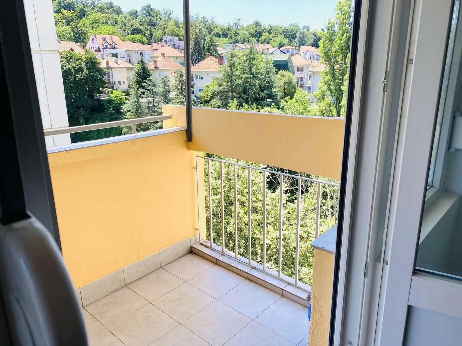 Nekretnina Kanarevo brdo (Rakovica)